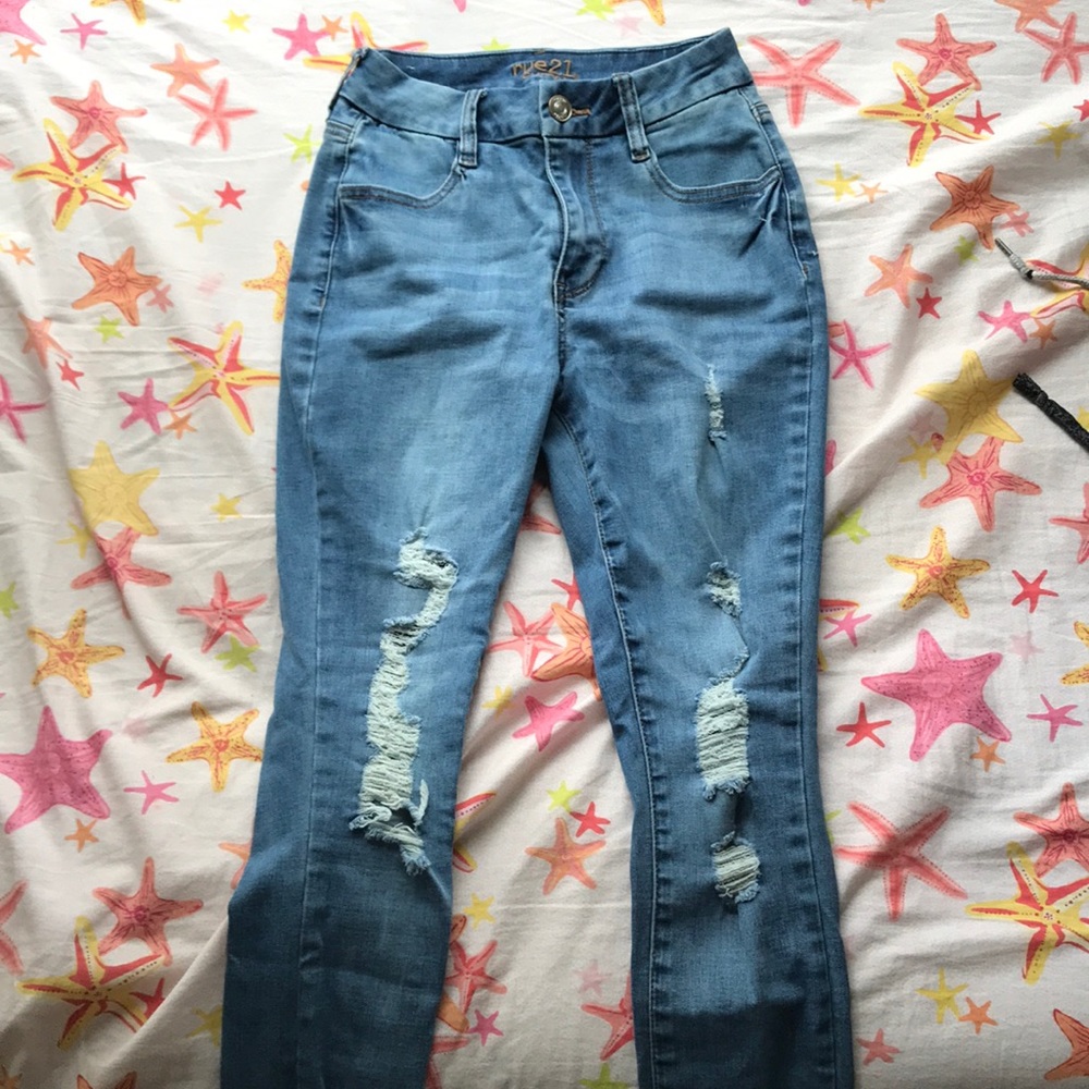 Rue21 blue curvy ripped jeans